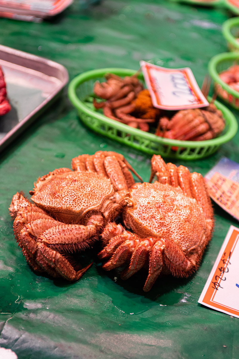 crabs on display at the market in Kanazawa